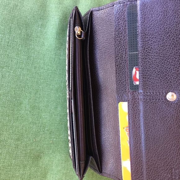 Etienne Aigner Ladies Bi-Fold‎ Wallet Brown & Tan - Picture 3 of 8